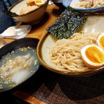 Shirokuma - 手羽先の牡蠣塩つけ麺