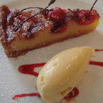 クニオミ - デザート：チェリーのタルト