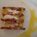 クニオミ - デザート：パイナップルのミルフイユ