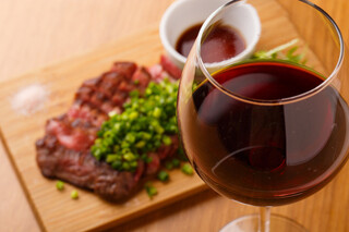 Noda niku - お肉に合う重厚なワインから、ライトなワインまで。