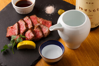 Nodaniku - お肉に合う地酒も取り揃えてます。