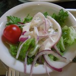 「ディズニーキャラクターブレックファスト」のサラダ