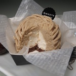 スイーツストーリー - モンブラン断面。こちらの栗ペーストは絶品です！