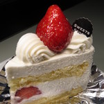 スイーツストーリー - 期間限定のあまおうを使ったショートケーキ