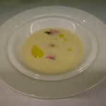 リストランテ・マッサ - ホワイトアスパラガスのスープ