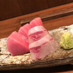 酒肴 新屋敷 - マグロとイサキ。伝われこの美しさと旨さ