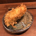 酒肴 新屋敷 - カキフライはキレと一緒に優しさが纏ってた。今日のカキフライは過去一好きだった。
