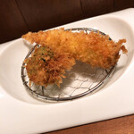 酒肴 新屋敷 - ふきのとうとコーンのフライ。美味しさが溢れすぎてて何も考えずに食べられない。