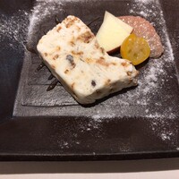 フランス料理 ル・クール - ロックフォールチーズのヌガーグラッセ