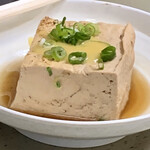 うどん処　さぬきや - おでん豆腐 100円