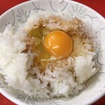 おばちゃんとこ - 生玉子オンザライス、醤油掛け