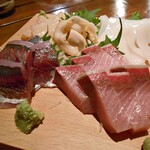 japanese restaurant 旬菜 籐や - ホタテ・アジ・ブリ・ヤリイカの刺身