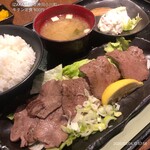 Izakaya Shou - 牛タン定食 900円