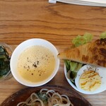 CAFE icoi - スープとサラダと小鉢