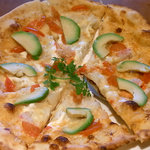 トゥ・ザ・ハーブズ - ずわい蟹とアボカドのピザ