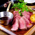 ビストリア - 看板メニュー【肉レンガ】