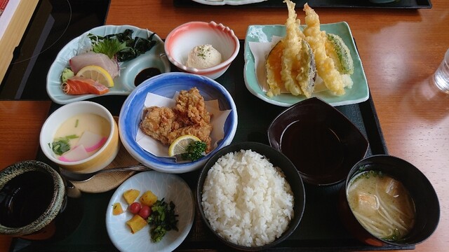 さんぞくや ひびきの店 旧店名 山賊鍋 本城 鍋 その他 ネット予約可 食べログ