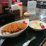 味処 こめます - カツカレー ¥910