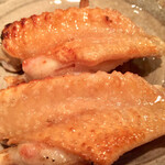 オオクサ - 伊達鶏の手羽　これも巨大な手羽ですね　骨もしゃぶり尽くします