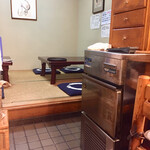 天扶良まるやま - 奥には小上がりもあります