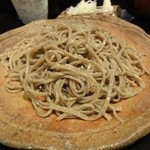 吟八亭 やざ和 - 蕎麦殻が入ったそば