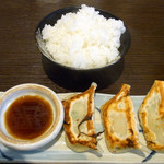 水田商店 - セットのギョウザとご飯