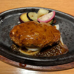 パッソ ノヴィータ - 昔ながらのPassoグランデハンバーグ（スーゴディカルネソース）