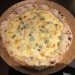 Trattoria Casa Mia - ・青とうがらしのピザ 1,200円