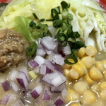 濃厚鶏そば たけいち - 丼アップ。野菜たくさん。