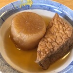八幡食堂 - 関東煮大根、厚揚げ各100円税込
