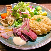 ビストロ ハマイフ - カツオとメダイの「カルパッチョプレート」。