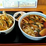 Miukou Sanroku Chokubai Senta To Mato - 定番ランチ（内訳は、山菜そば、ミニ天丼、ちょっとした煮物）　1000円