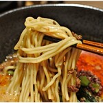 鶴亀飯店 - 小麦感の強い麺。