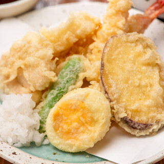 ごま油風味がきいた薄衣江戸前天ぷら