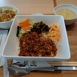 台湾から揚げとパイクー専門店 桃園 - ルーロー飯ランチ