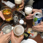 オカダ食品株式会社 - 各自好きな飲みものでかんぱ～い