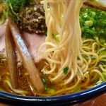 雨は、やさしく - 醤油の細麺