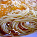 中華そば 吾衛門 - 博多麺を連想させる加水低めの細麺＠中華そば（500円）