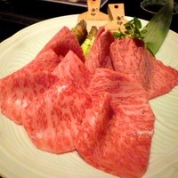 李昇 本館 - 本わさびで食べる特選ロース（2180円）は一番のお気に入り