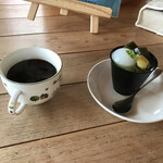 コジマヤ菓子舗 - インスタントコーヒー。サービスで準備されているので、自分で作り飲みました。ほっこり( ´∀｀)