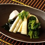 KOiBUMi - 「旬野菜の炊き合わせ」　常時“旬もの”をご用意しています。
