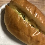 丸栄のパン - サラダパン