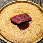エクアトゥール - 北海道産蝦夷鹿の低温火入れ　フォンドボーと赤ワインのソース