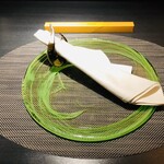 エクアトゥール - テーブルセッティング