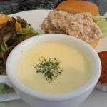 ケーニヒス クローネ - ツナサンドのランチ！９００円