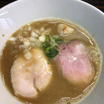 中華そば 梟 - 濃いアジ煮干し中華そば(手揉み麺)