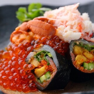 The famous Gochi roll made with only fresh seafood is a must-try!