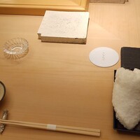 鮨 なんば 日比谷 - テーブル