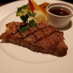 Gasu raito - 会津牛のサーロインステーキ  とても柔らかく美味しいらしい