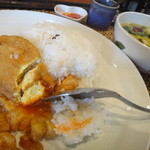 チャーンタイ レストラン - タイの玉子焼（揚げたみたいな？）＆白飯